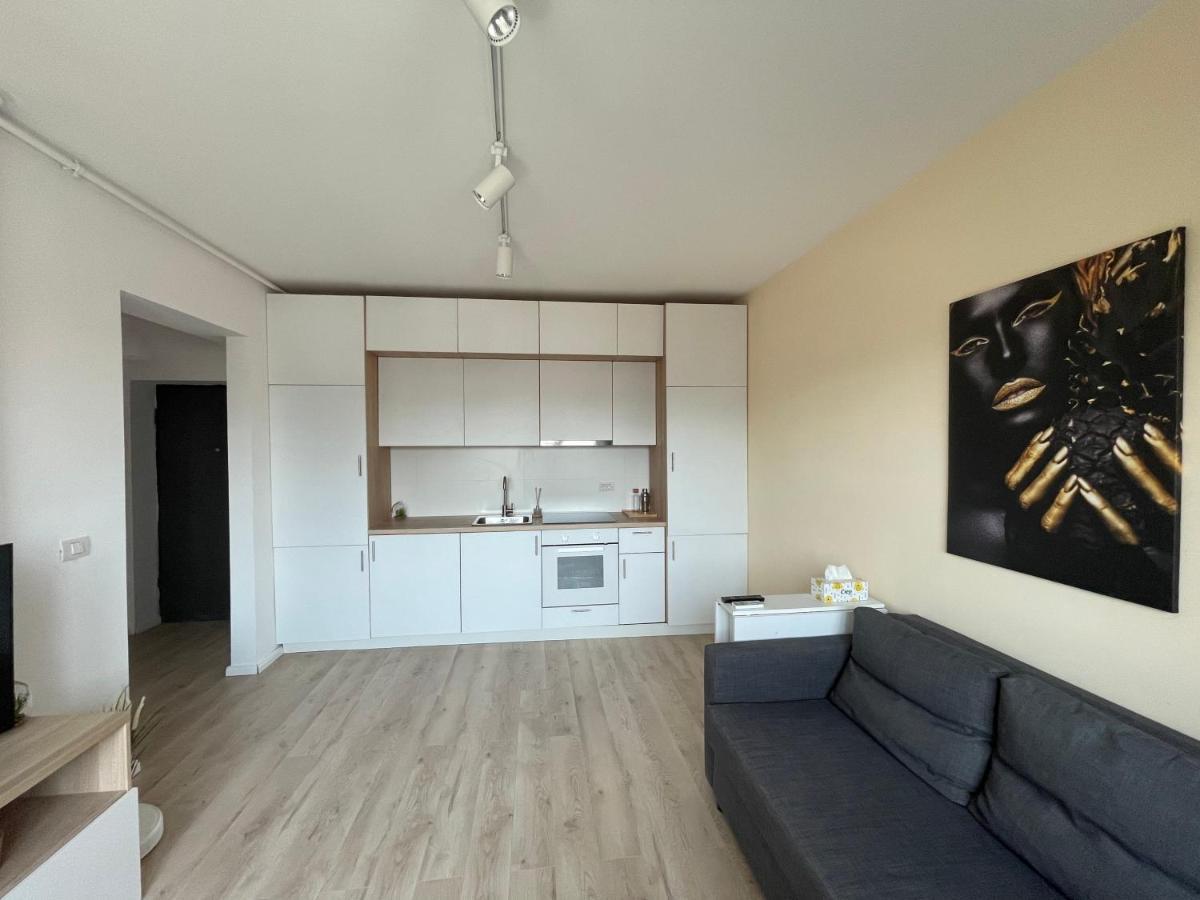 Diamond Luxury Apartment Near Presidential Palace Бухарест Екстер'єр фото